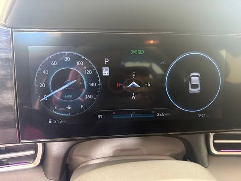 Certified 2025 Hyundai Elantra SEL FWD image 16