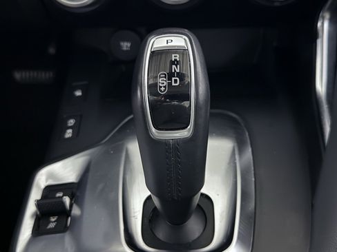 Used 2020 Jaguar E-PACE SE image 38