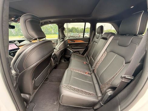 Used 2023 Jeep Grand Cherokee Summit AWD/4WD image 14