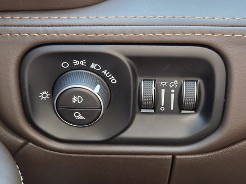 Used 2025 RAM 2500 Limited image 21