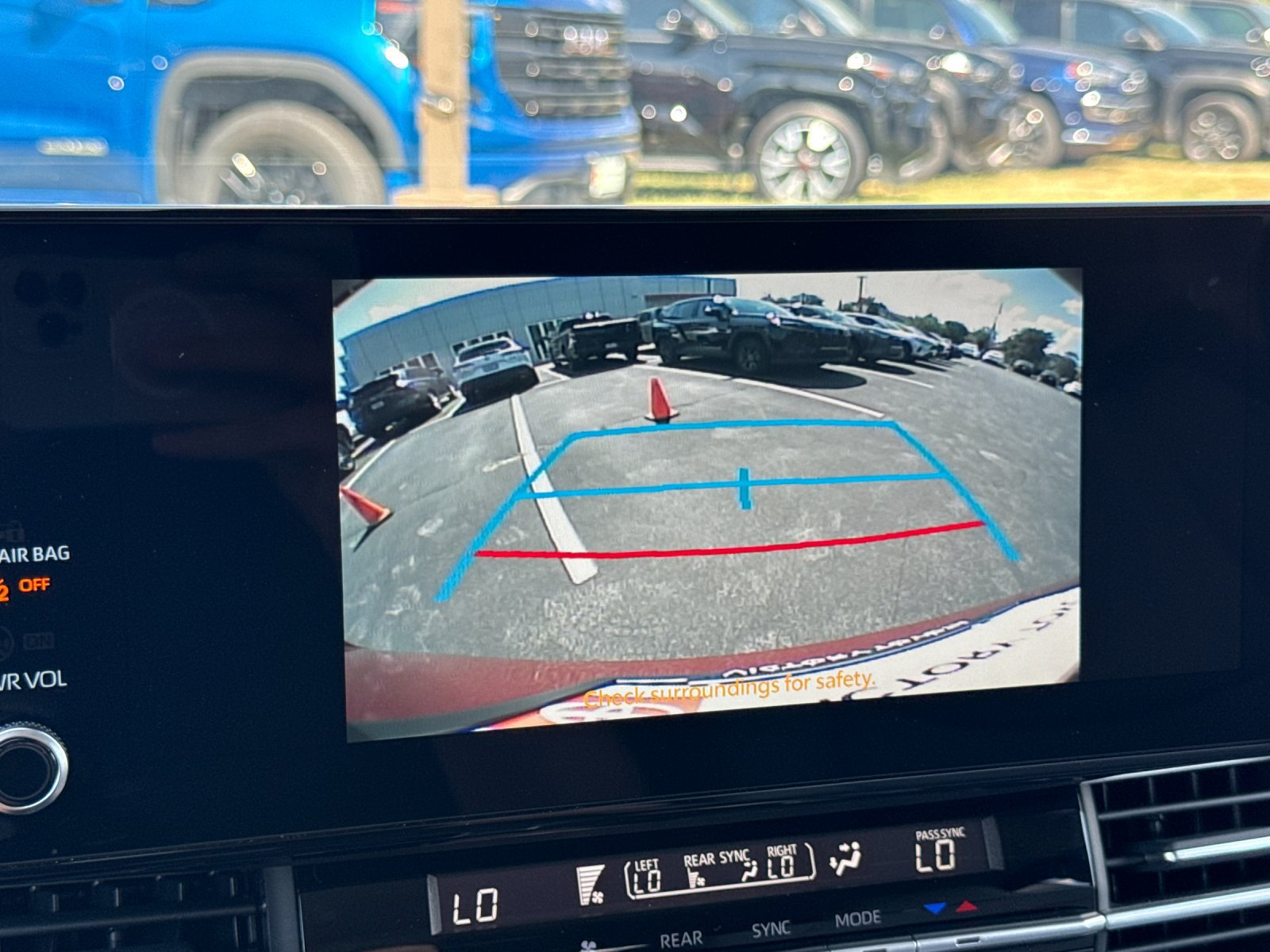 Used 2026 Toyota Sienna XLE FWD image 15