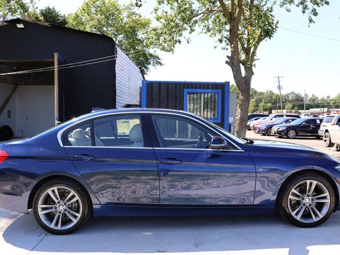 Used 2017 BMW 330i Sedan w/ Premium Package image 5