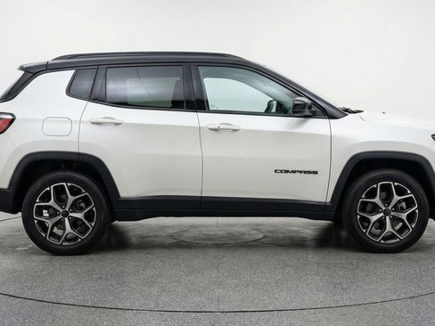 Used 2025 Jeep Compass Limited AWD/4WD image 11