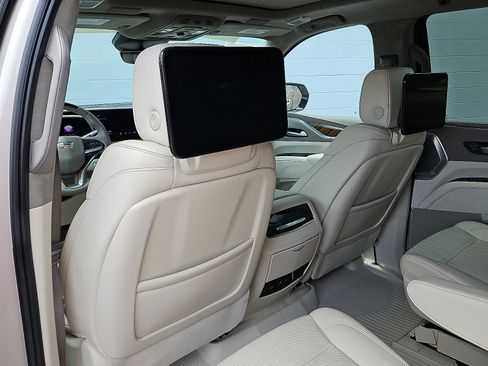 Certified 2024 Cadillac Escalade ESV Sport Platinum w/ LPO, Floor Liner Package image 10