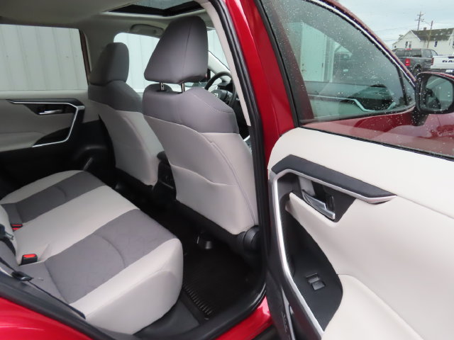 Used 2022 Toyota RAV4 XLE w/ Convenience Package AWD/4WD image 28