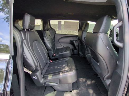 New 2026 Chrysler Voyager LX image 20