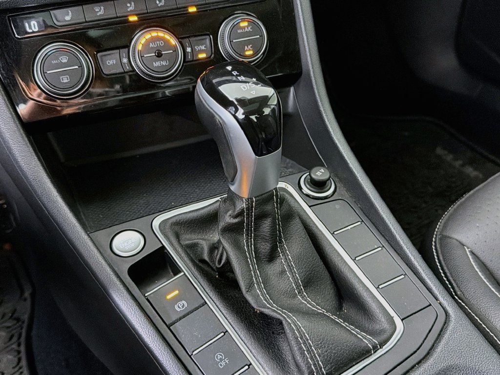 Used 2024 Volkswagen Jetta SE FWD image 20