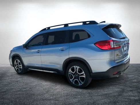 Used 2023 Subaru Ascent Limited w/ Technology Package AWD/4WD image 5