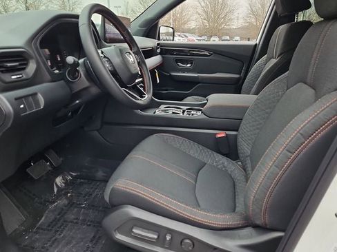 New 2026 Honda Pilot Sport image 9