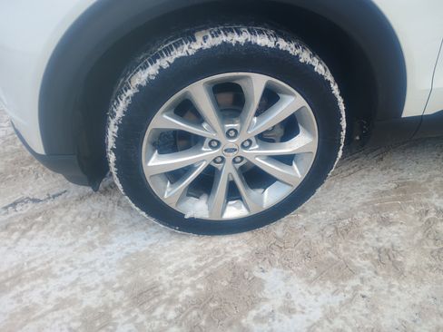 Certified 2022 Ford Explorer Platinum w/ Technology Package image 4