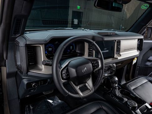 Used 2026 Ford Bronco Outer Banks AWD/4WD image 16