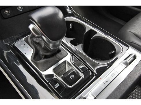 Used 2022 Kia Carnival SX FWD image 27