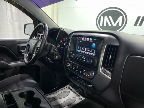 Used 2017 Chevrolet Silverado 1500 LT AWD/4WD image 18
