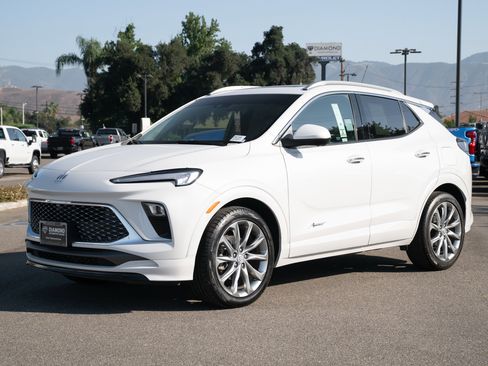 Used 2025 Buick Encore GX Avenir w/ Avenir Technology Package image 8