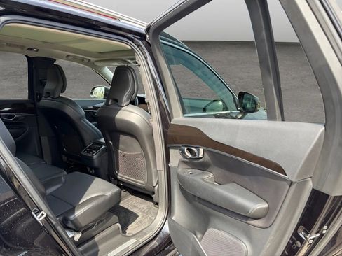 Used 2019 Volvo XC90 T5 Momentum image 18