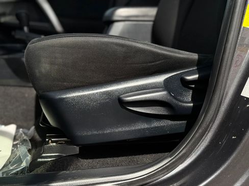Used 2018 Toyota RAV4 LE w/ All Weather Liner Package FWD image 18