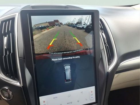 Certified 2023 Ford Edge Titanium AWD/4WD image 17