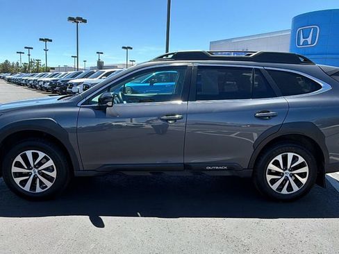 Used 2023 Subaru Outback Premium AWD/4WD image 6