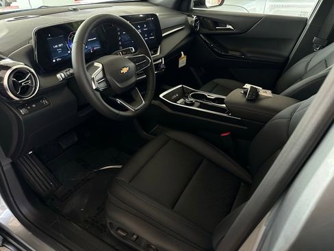 New 2026 Chevrolet Equinox LT w/ Convenience Package II FWD image 10