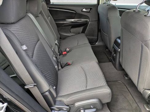 Used 2018 Dodge Journey SXT FWD image 18