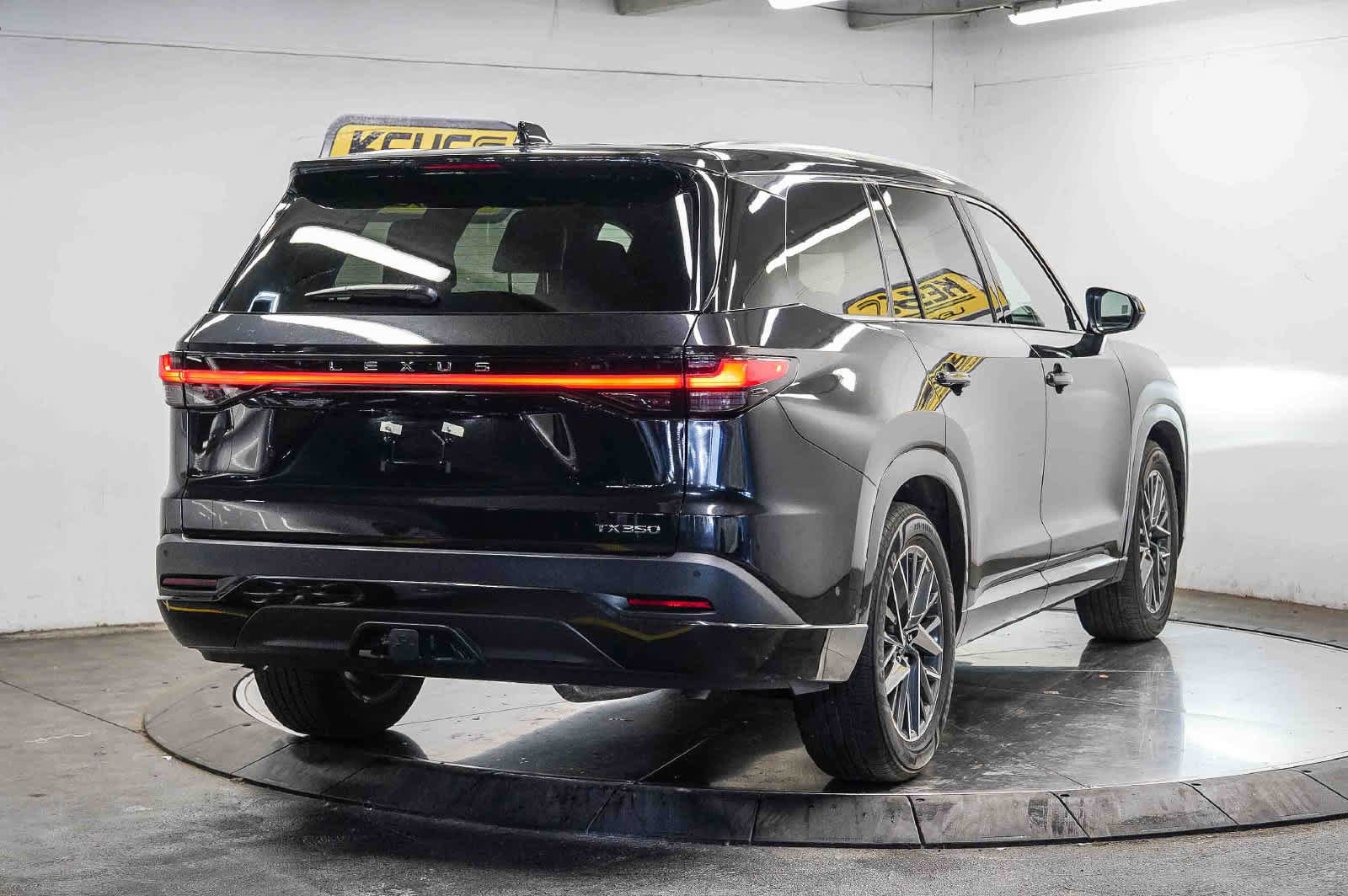 Used 2025 Lexus TX 350 FWD w/ Technology Package image 4