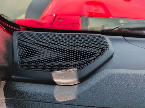 Used 2025 Jeep Wrangler Willys image 15