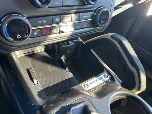 New 2025 Ford Bronco Badlands image 73