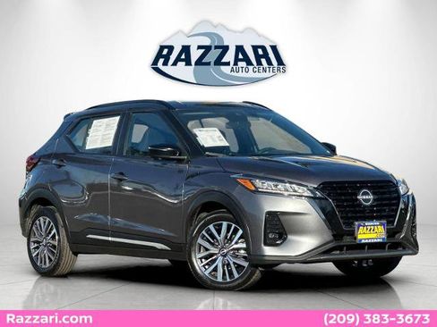 Used 2024 Nissan Kicks SR image 1