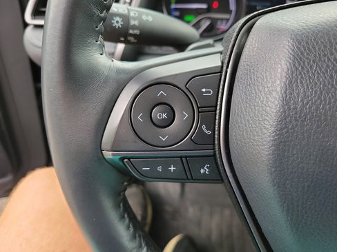 Used 2022 Toyota Camry XSE image 10