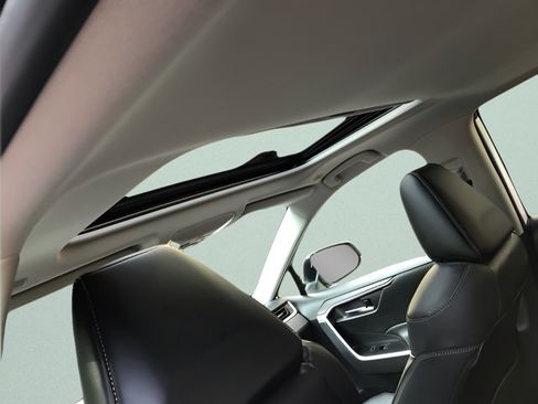 Certified 2023 Toyota RAV4 XLE Premium AWD/4WD image 10