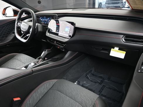 Used 2025 Dodge Charger R/T w/ Sun & Sound Package image 43