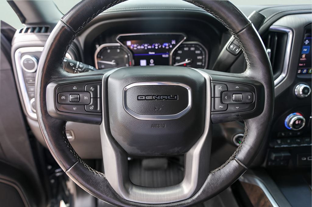 Used 2022 GMC Sierra 2500 Denali w/ Denali Ultimate Package AWD/4WD image 13