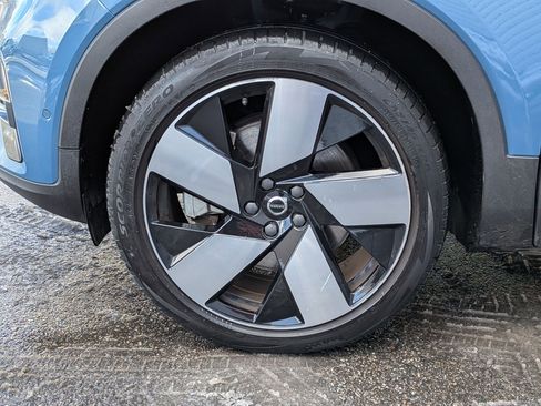 Certified 2023 Volvo C40 P8 Recharge Ultimate w/ Protection Package Premier image 11