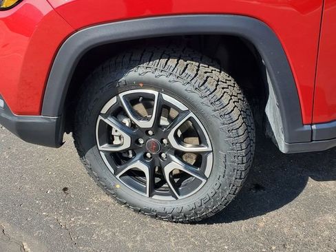 Certified 2025 Jeep Compass Trailhawk w/ Trailhawk Elite Group AWD/4WD image 4
