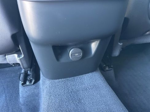 Certified 2023 Volvo XC60 B5 Plus image 14