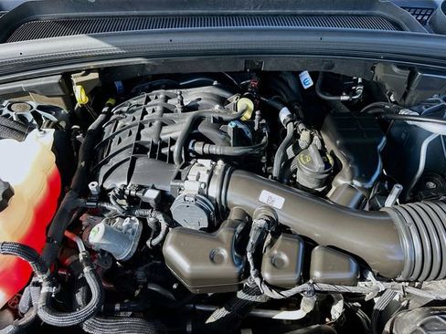 Used 2024 Jeep Grand Cherokee L Limited w/ Luxury Tech Group II image 33