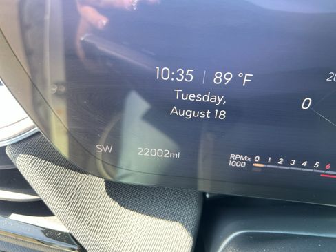 Used 2026 Buick Enclave Sport Touring AWD/4WD image 17