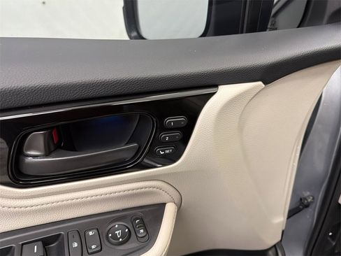 Used 2026 Honda Odyssey Touring image 12