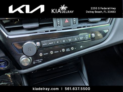 Used 2022 Lexus ES 300h image 25