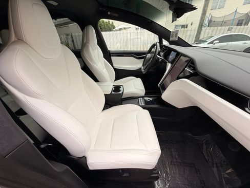 Used 2020 Tesla Model X Long Range AWD/4WD image 27