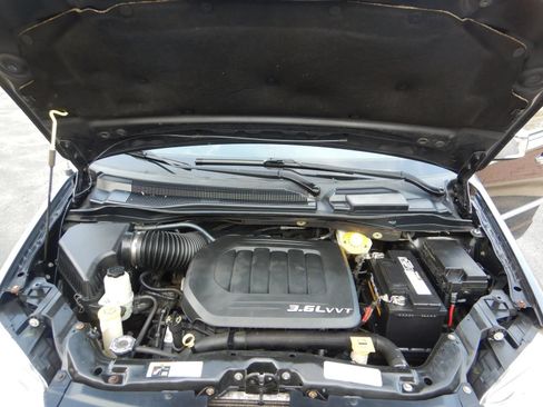 Used 2015 Chrysler Town & Country Touring-L w/ Driver Convenience Group FWD image 30