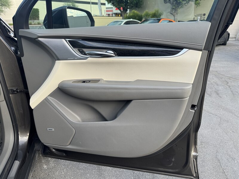 Used 2020 Cadillac XT6 Premium Luxury AWD/4WD image 46