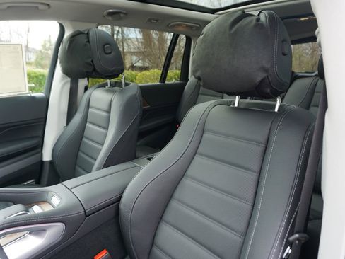 New 2026 Mercedes-Benz GLS 450 4MATIC image 11