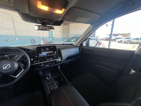 Used 2025 Nissan Pathfinder SV image 37
