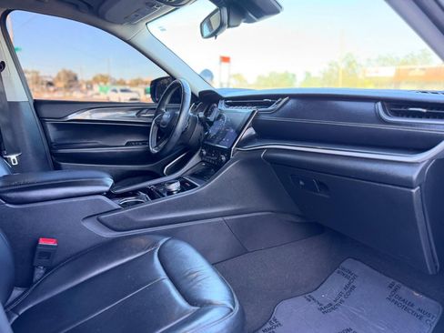 Used 2022 Jeep Grand Cherokee L Laredo w/ Luxury Tech Group I image 26