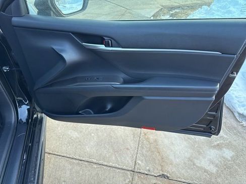 Used 2024 Toyota Camry SE image 33