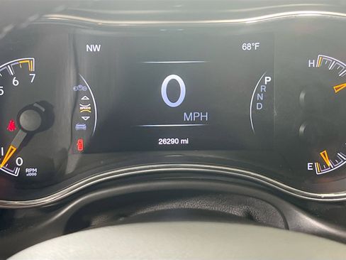 Used 2022 Jeep Grand Cherokee Limited image 12