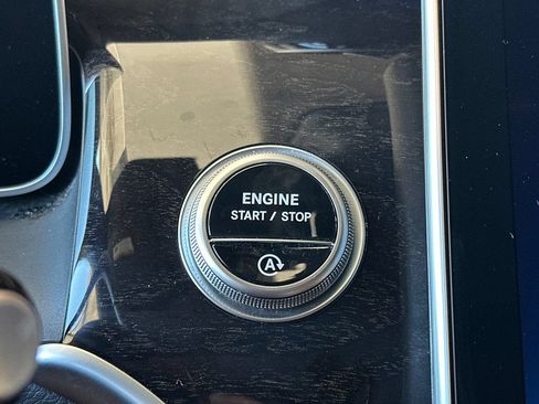 Used 2024 Mercedes-Benz GLC 300 image 28