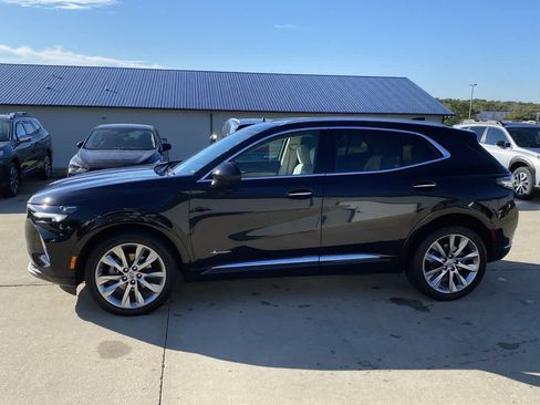 Used 2022 Buick Envision Avenir w/ Technology Package II image 3