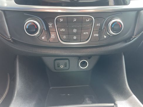 Used 2019 Chevrolet Traverse RS w/ LPO, 'HIT The Road' Package image 23